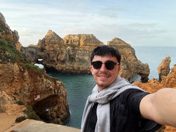 AI integration, AI chatbot and web design specialist in the Algarve, Portugal